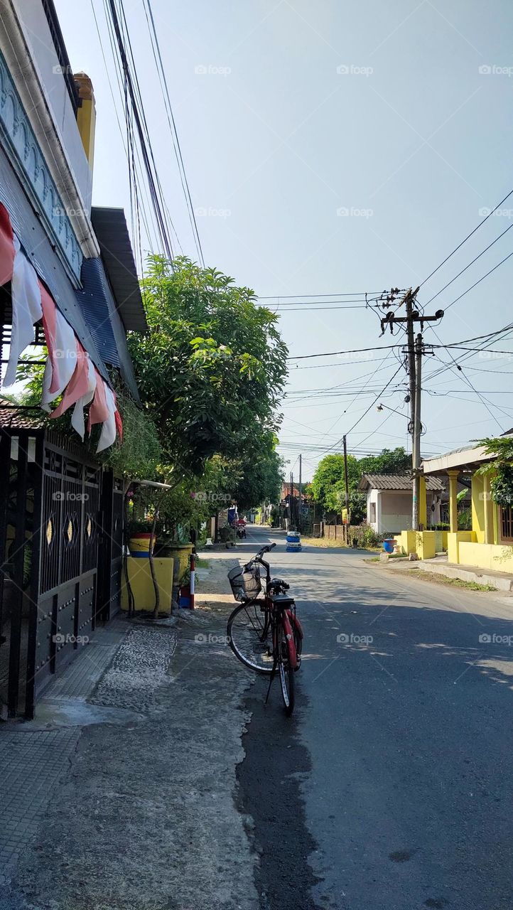 sepeda tetangga samping