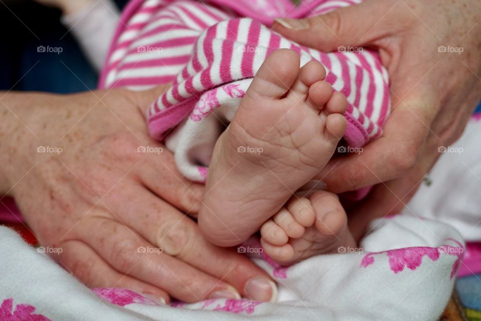 Tiny babies feet 