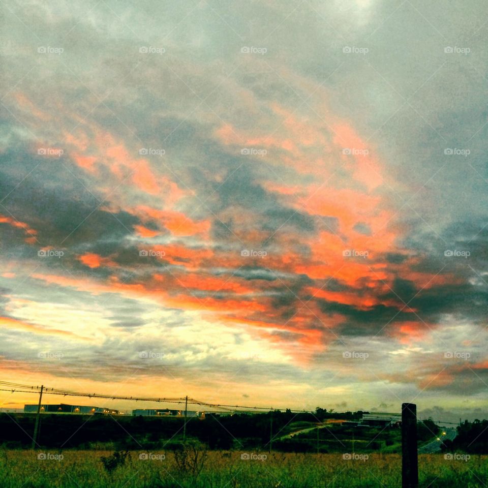 🌅Desperte, Jundiaí.
Que tenhamos uma jornada maravilhosa com esse belo céu!
🍃
#sol #sun #sky #photo #nature #morning #alvorada #natureza #horizonte #fotografia #pictureoftheday #paisagem #mobgrafia #Jundiaí #AmoJundiaí