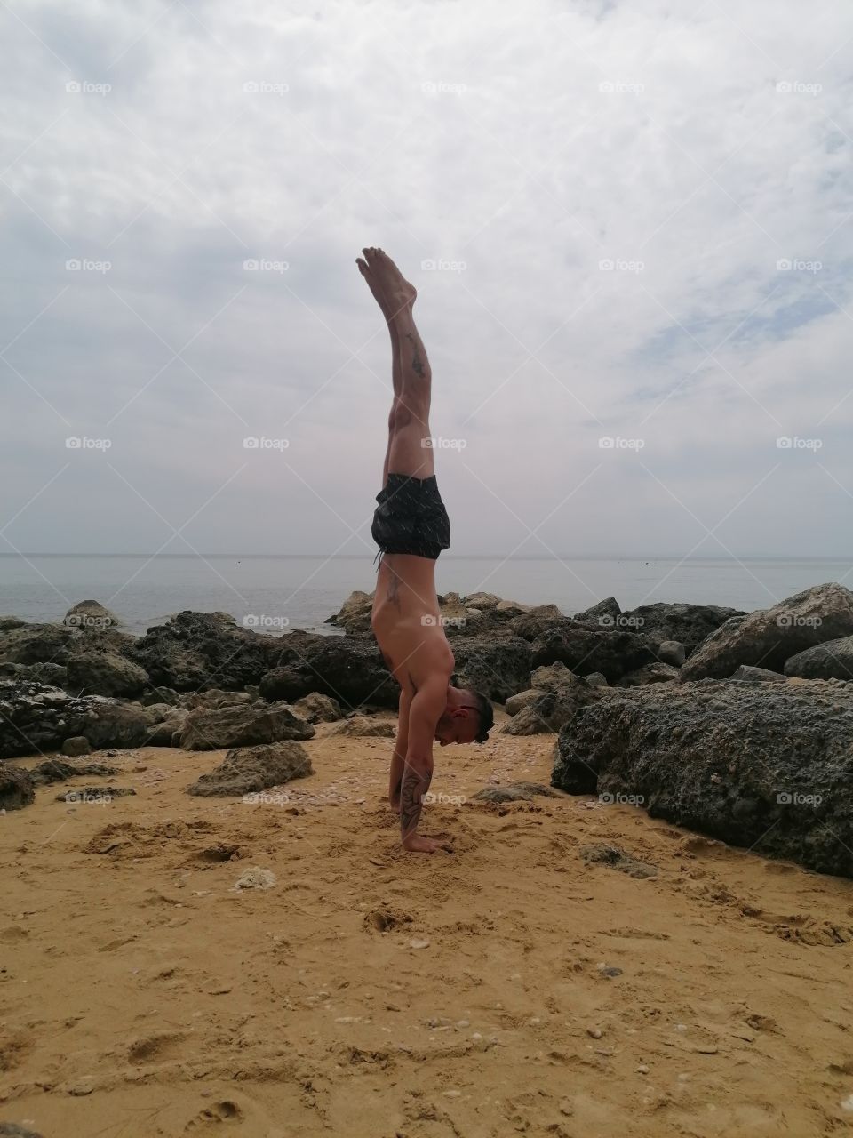 Vertical line on the sea