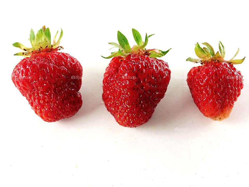 Strawberry arranging on white background