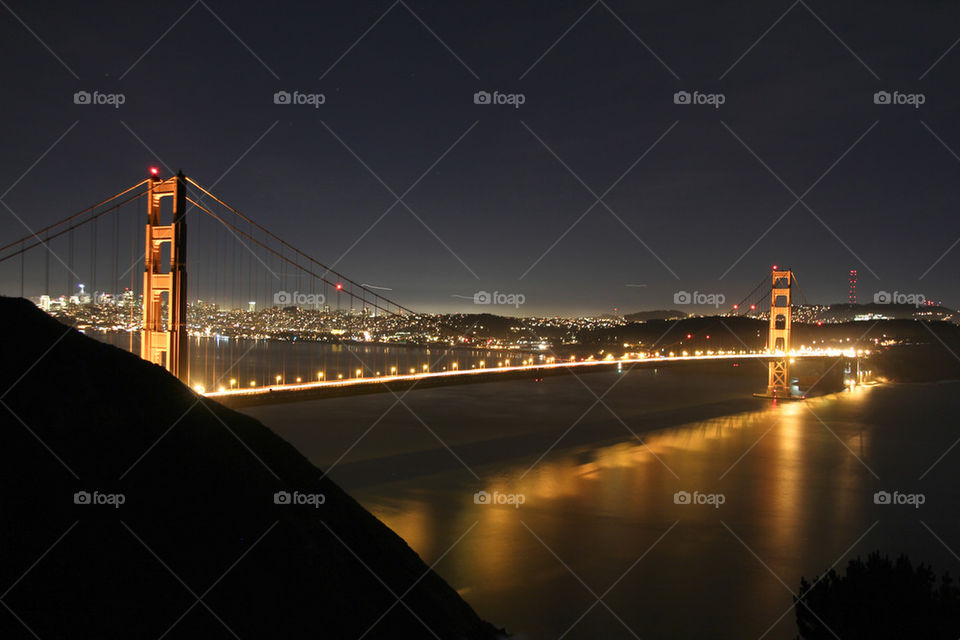 GOLDEN GATE BRIDGE AT NIGHT