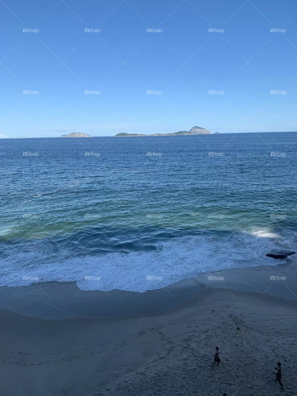 Praia, mar, ceu azul , dias de sol