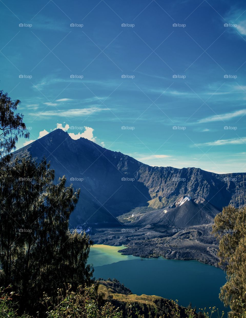 Mount Rinjani, a god's work that you must visit when coming to Lombok, Indonesia.