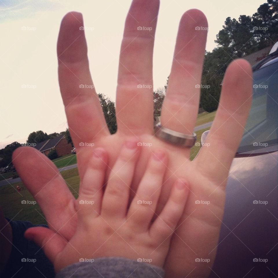 Daddy and sons hands