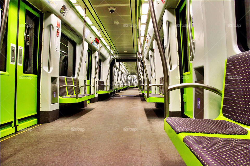 green color empty subway by ventanamedia