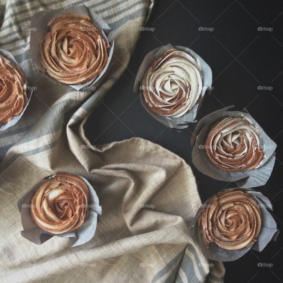 Chocolate and Vanilla Buttercream... Swirl Swirl. Cupcakes with Chocolate Vanilla Swirl Buttercream Roses