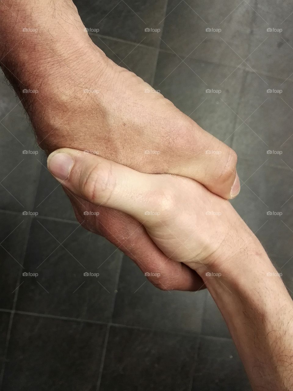 Two people shaking hand