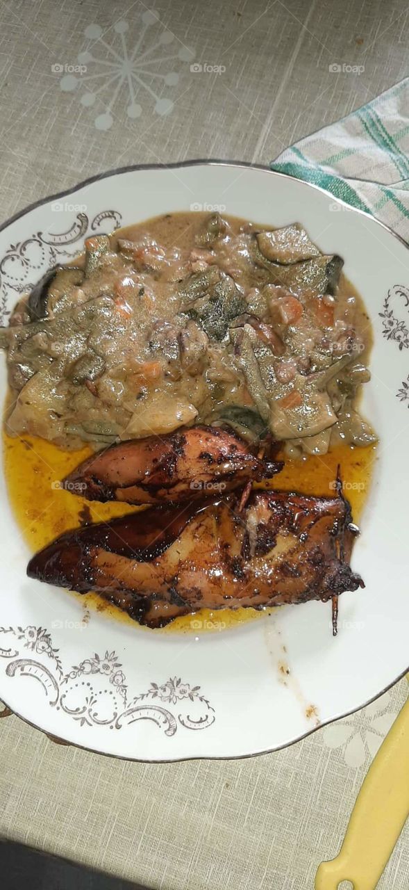 Squid with vegetable sauce