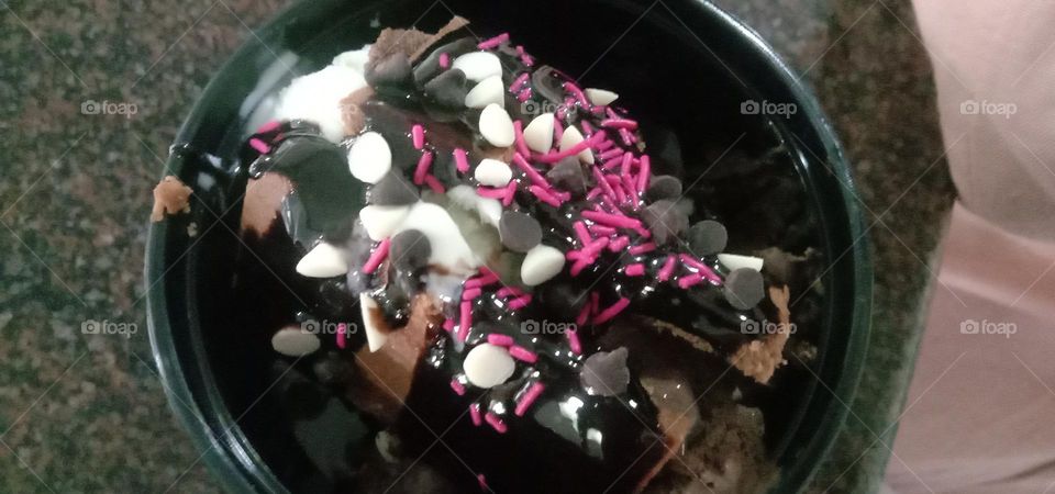 Brownie with ice cream 😋❤️