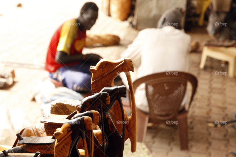 The ebony wood, which is imported from southern Sudan, is considered to be the best wood in the ceramics industry, which has benefited the people of South Sudan and the market of ceramics and handicrafts from the popular markets of tourists in Sudan