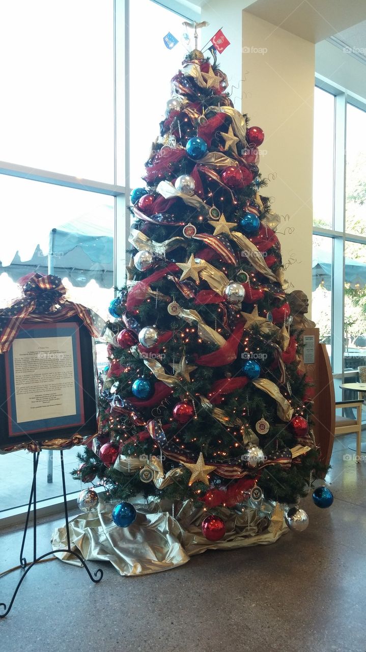veterans armed forces holiday tree 