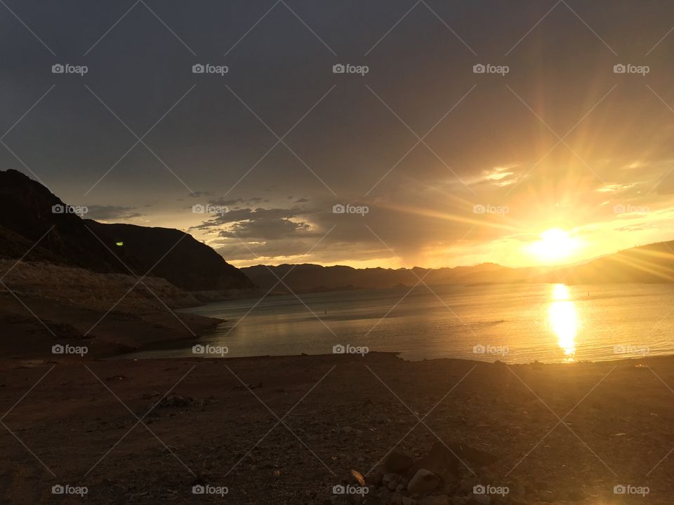 Sunset over Lake Mead in the desert. 