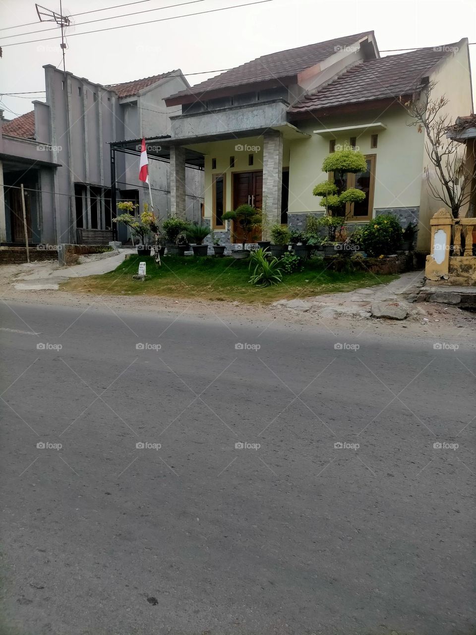 minimalist house shape