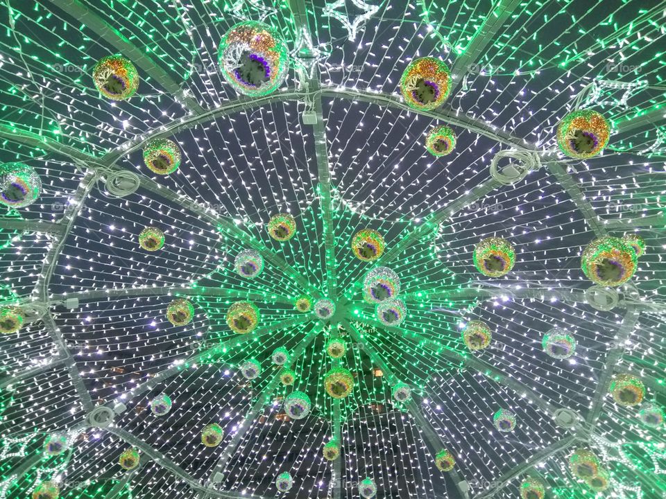 A domes of hundreds of garlands