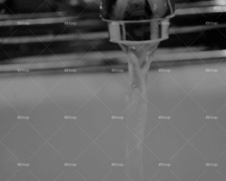 Running water faucets 