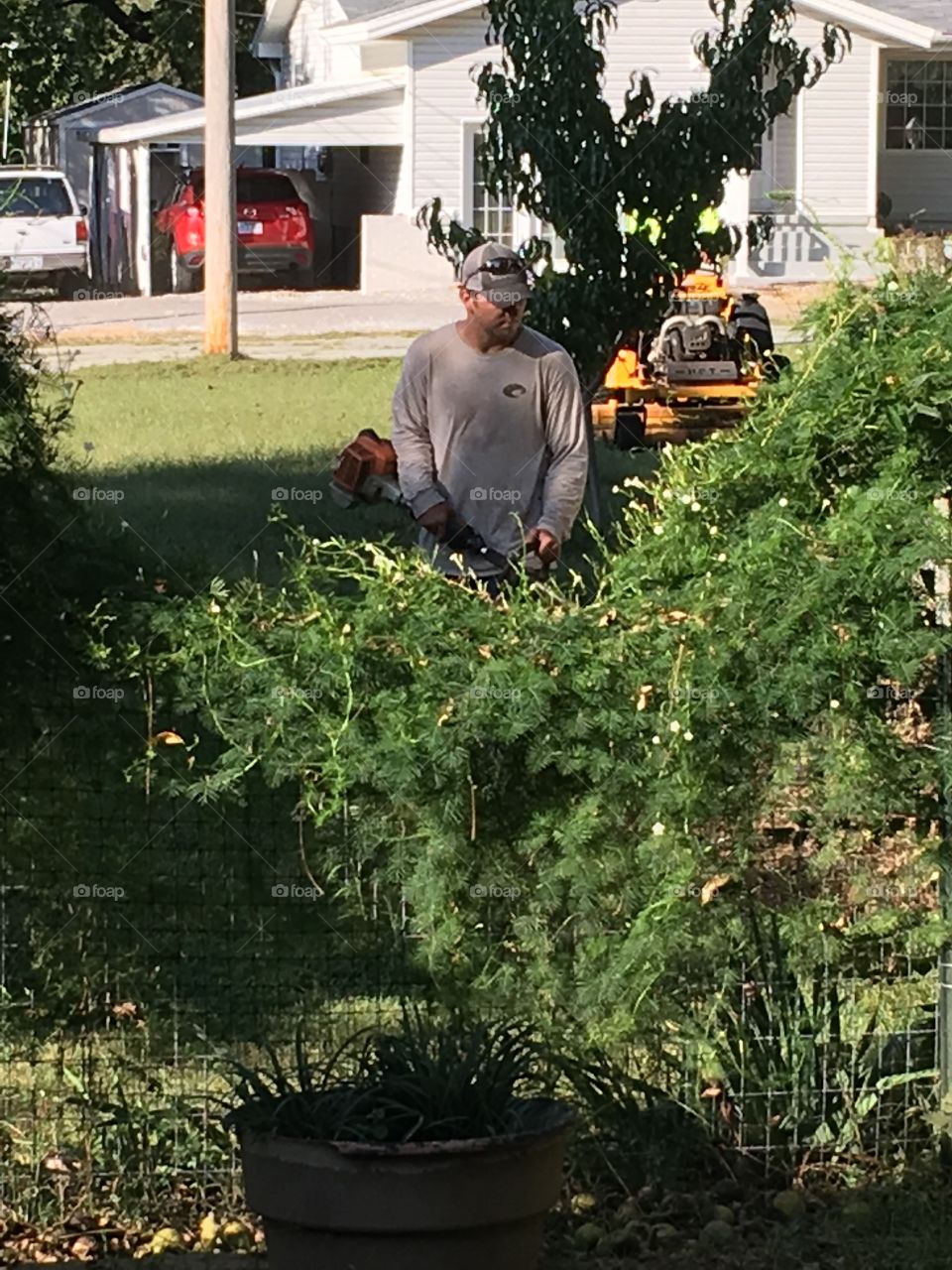 This is what it’s all about, we have some awesome neighbors which have come to mow and weed eat!