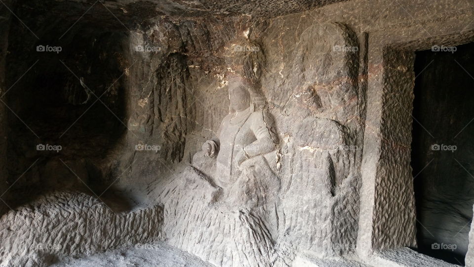 It is ancient historical  aurangabad caves situated in aurangabad it was built in 7th _ 8th century it is relating in buddhism religion it is awaysome art carving in stone it's away some in world of heritage in india