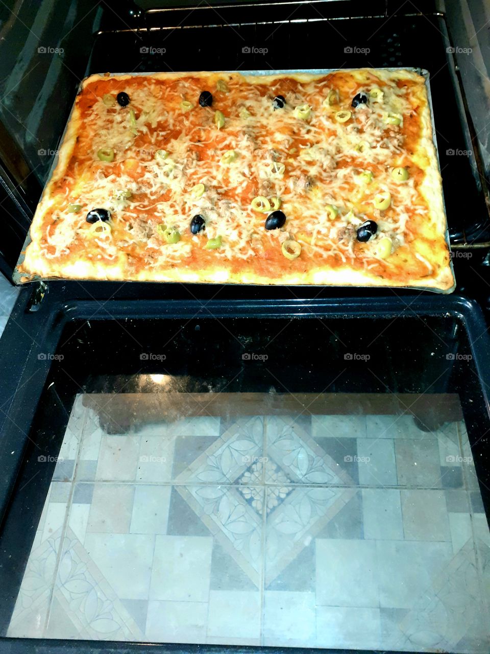 EASY AND QUICK HOMEMADE PIZZA