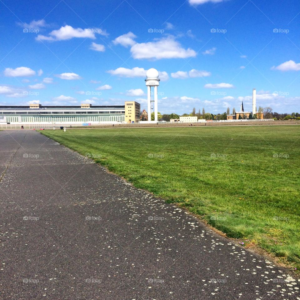 Nice lines in Berlin at Templehofer Feld 