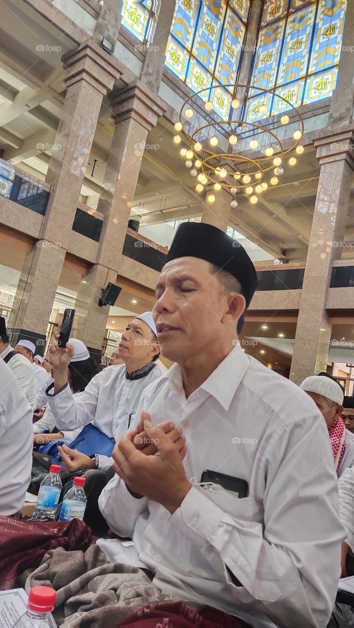 Komunikasi hati dengan Tuhan