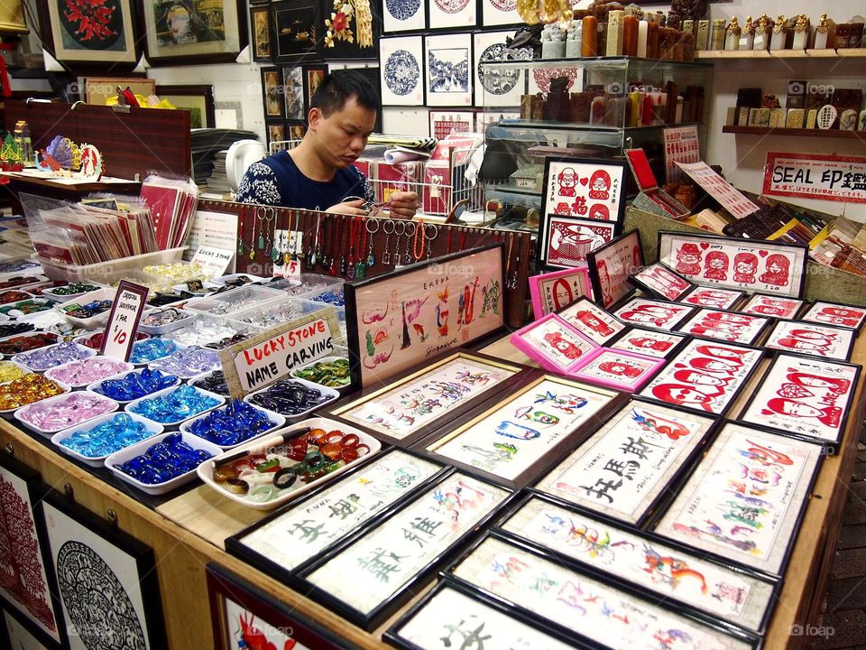 souvenirs sold at chinatown in singapore