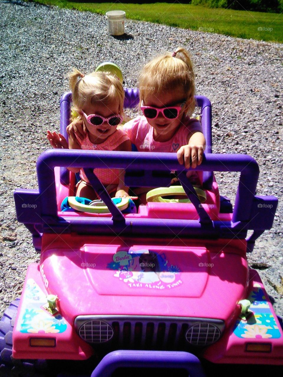 sisters jamming in the jeep