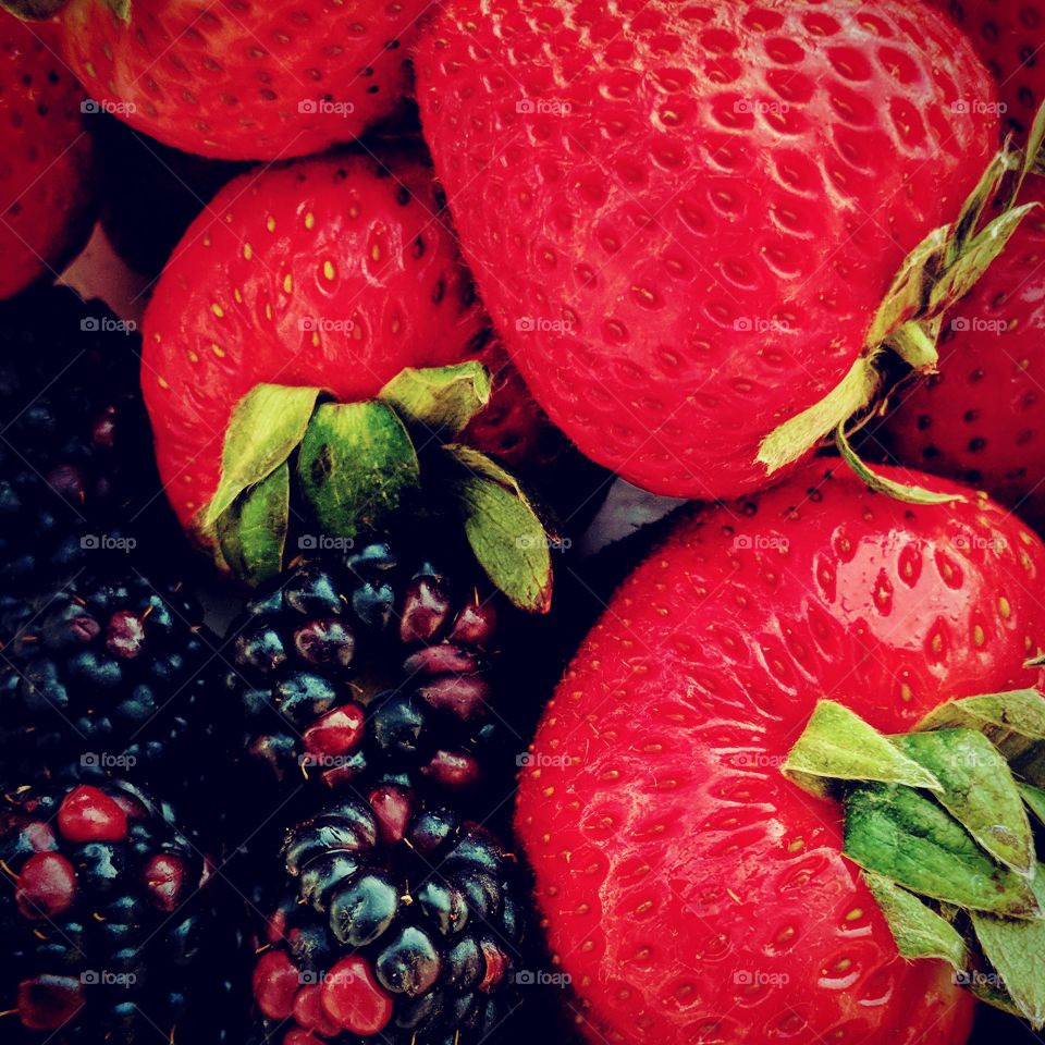 Strawberries vs Blackberries