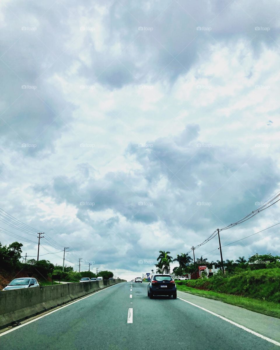 🌄🇺🇸 An extremely cloudy dawn in Jundiaí, interior of Brazil. Cheer the nature! / 🇧🇷 Um amanhecer extremamente nublado em Jundiaí, interior do Brasil. Viva a natureza! 