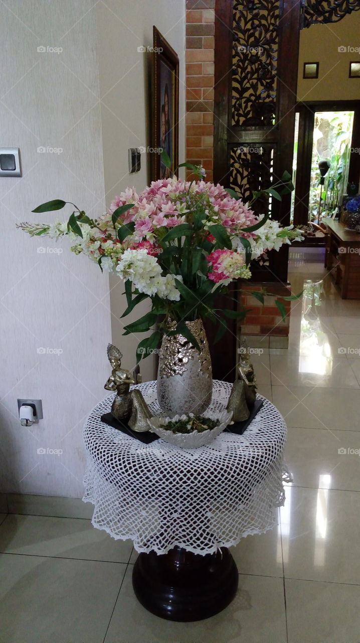 hand made table clocth