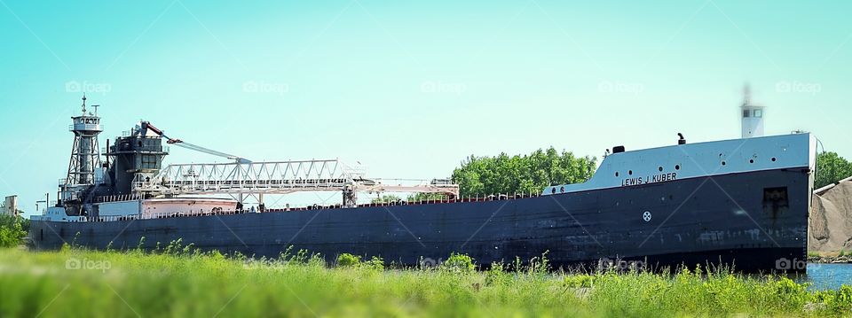 shipment on the river
