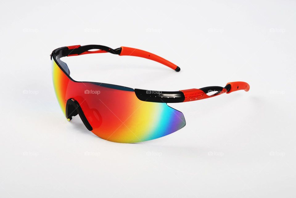 Sports goggles are usually worn by cyclists when cycling to protect their eyes