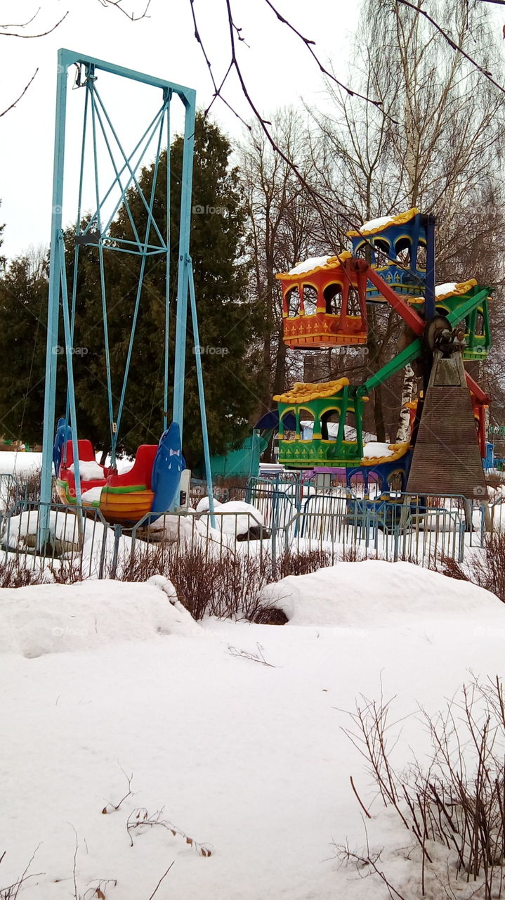 парк.детские качели