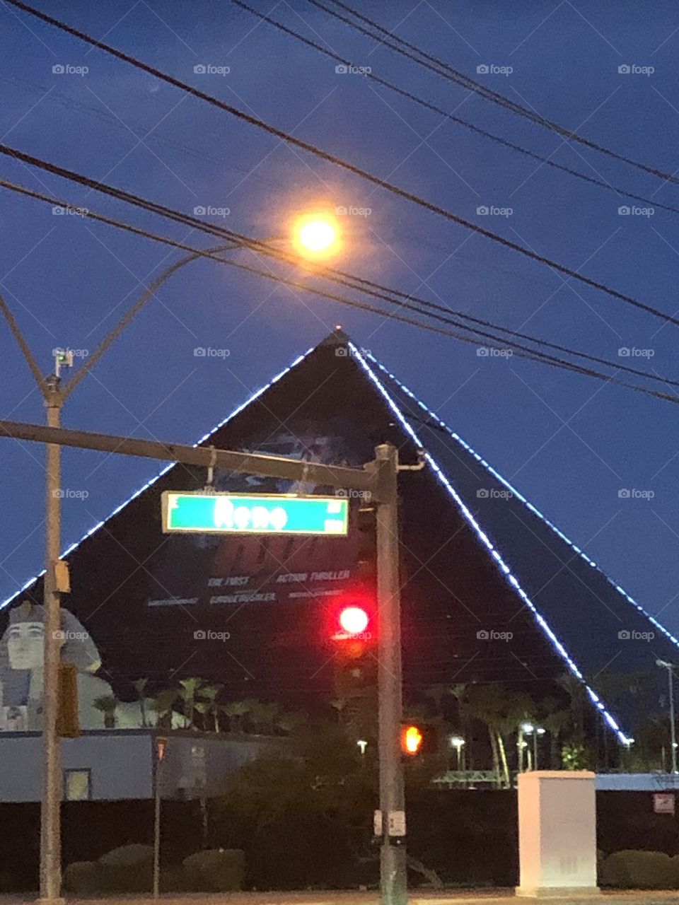 Vegas Pyramid I 