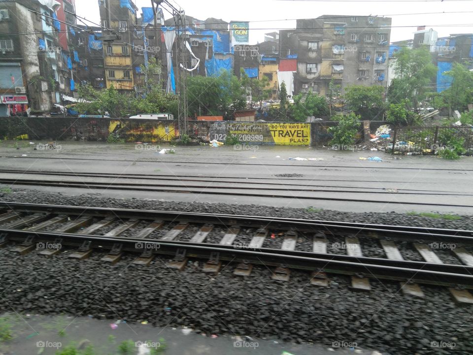 Heavy rain today flooded Mumbai city traveling