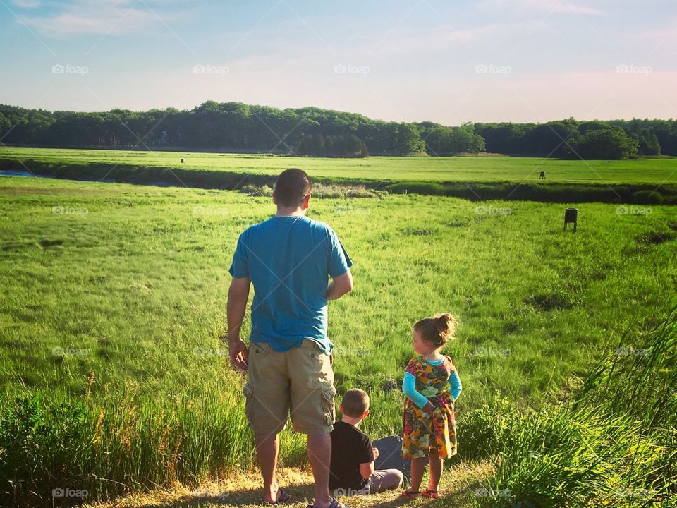 Father and children 