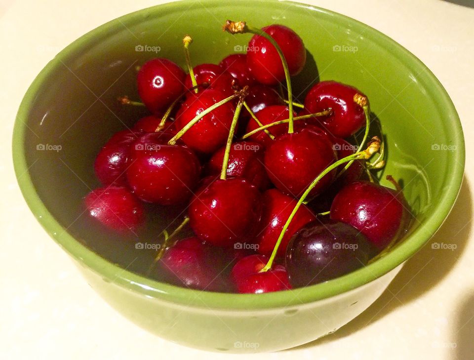 Bowl of cherries 