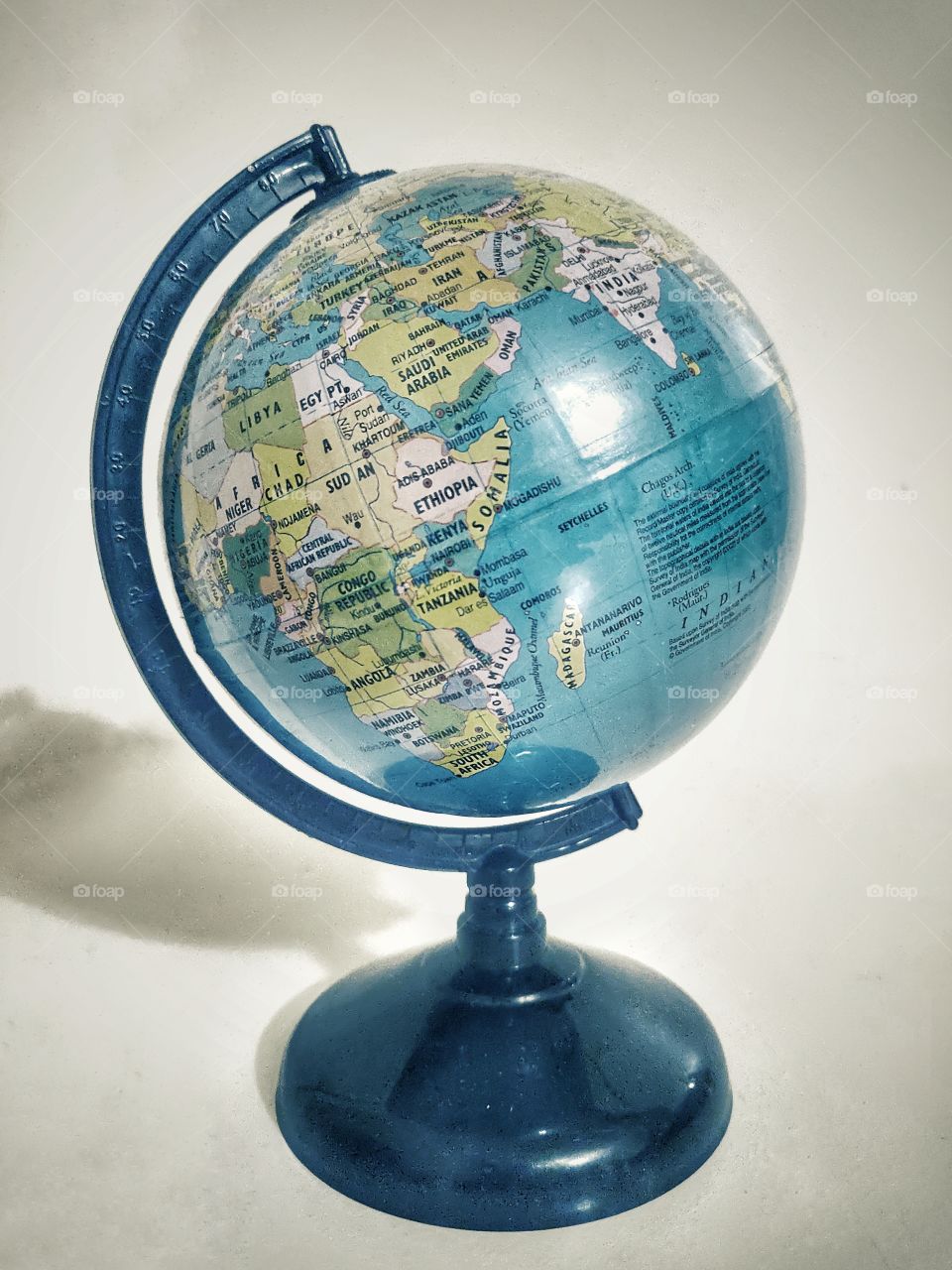 globe..in retro style..