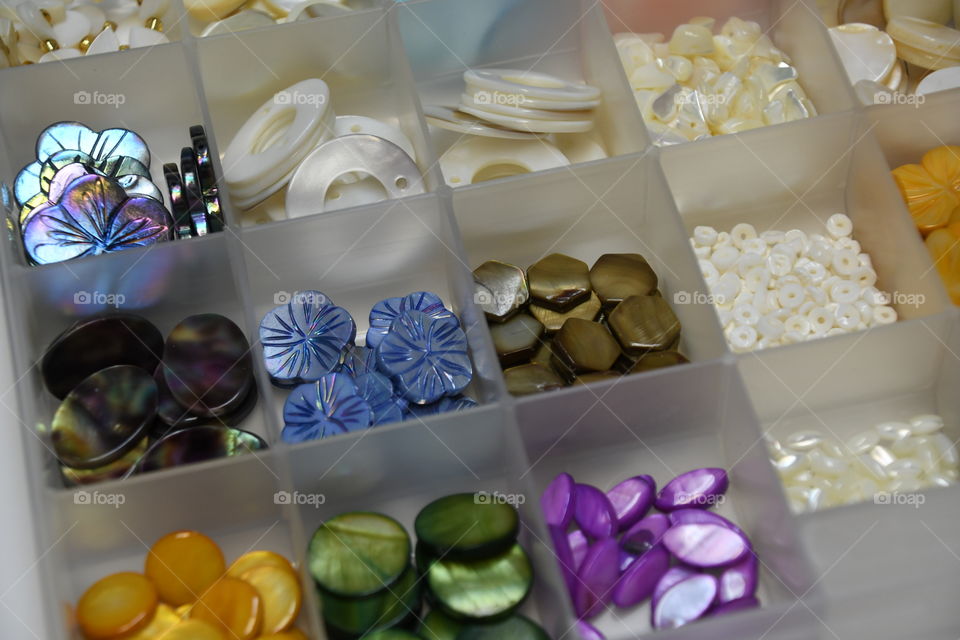 mother-of-pearl crafting beads