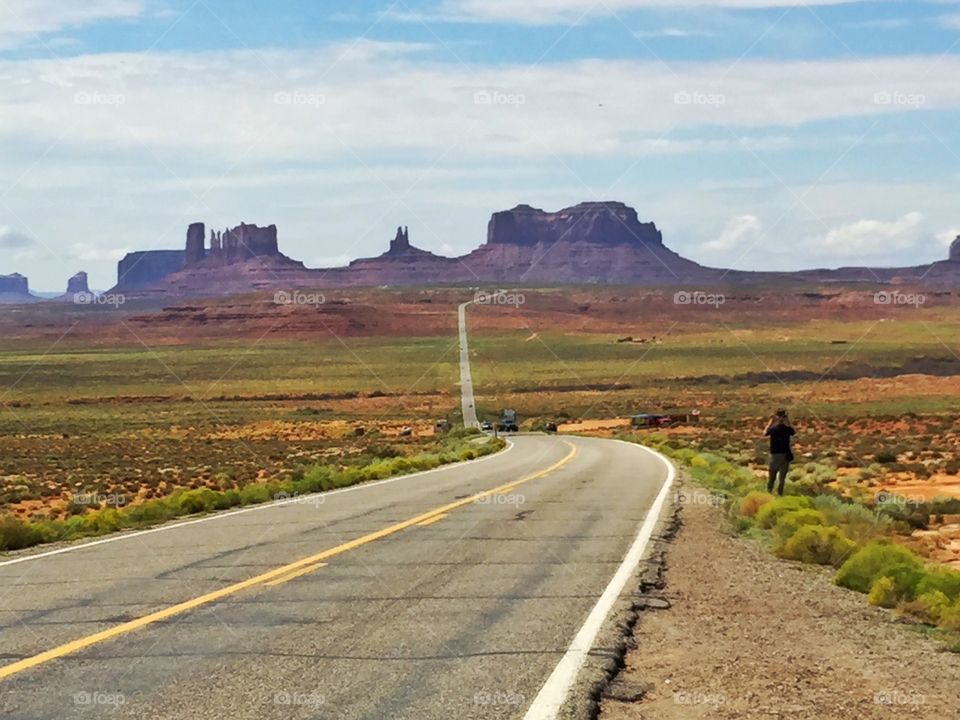 Near the Monumet valley. Take a photo near the monument valley