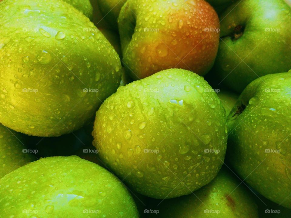 green apples