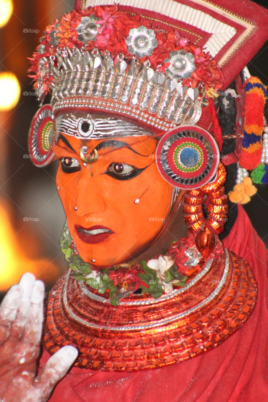 Gulikan: Gulikan is a unique Theyyam with different moods. With its huge headgear made of areca nut palm, Gulikan Theyyam represents the Hindu God of death, Yama. It is believed that this prankster Theyyam was born from the left toe of Lord Shiva. 