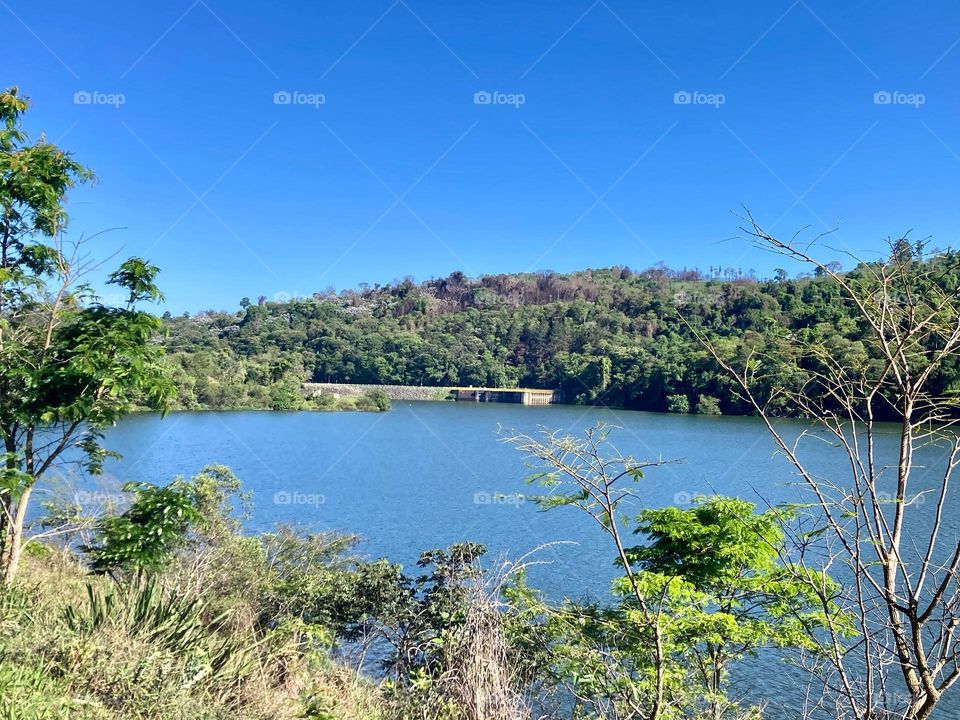 Olhe só como está a #Represa de #Mairiporã nesse horário. O #céu e as #águas combinaram para estarem perfeitas para um clique? Acho que sim.
Fotografar desestressa...