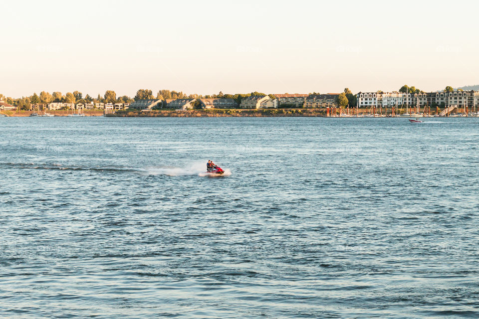 Waterskiing 