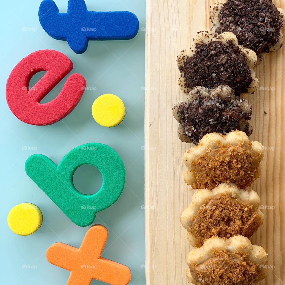 Oreotella and Biscoff tarts suitable for children and family 