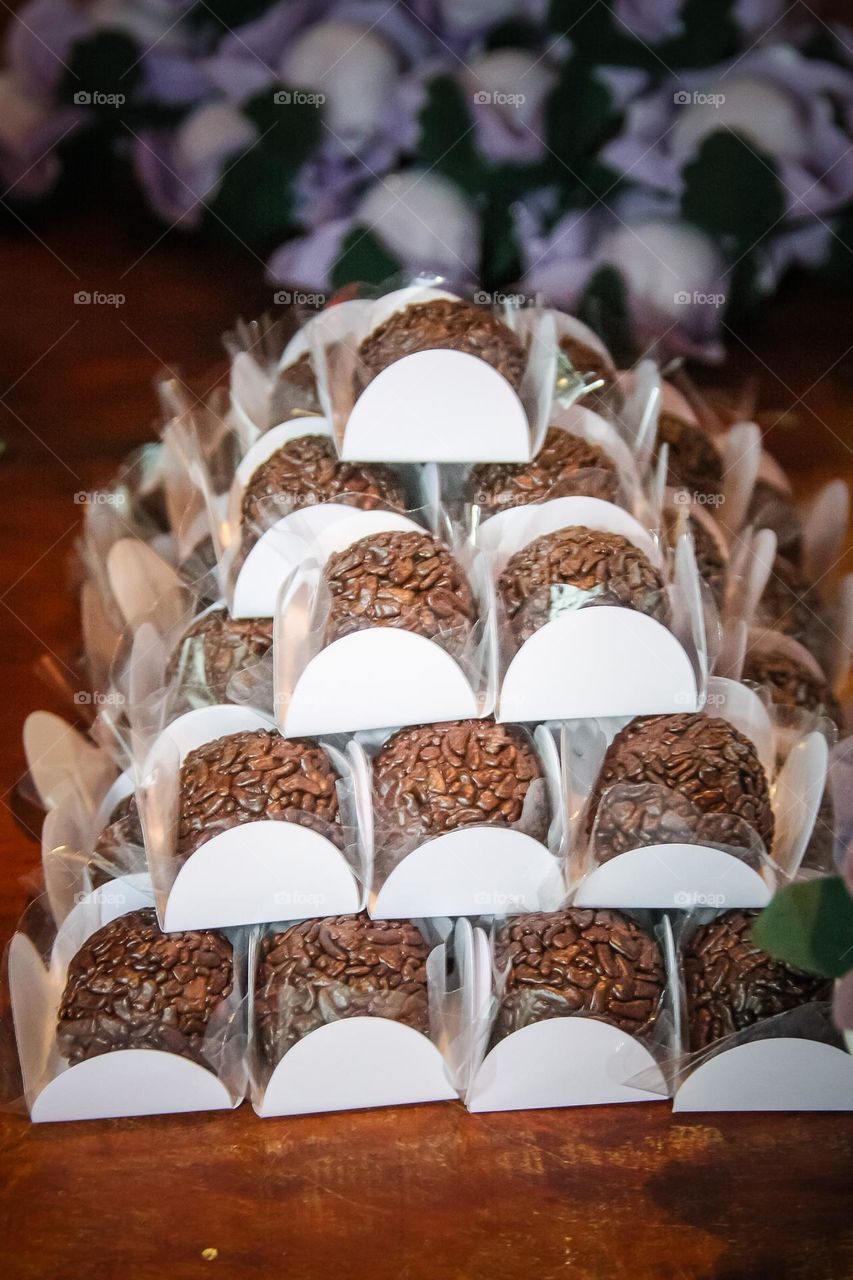 Brigadeiro over a sweet table