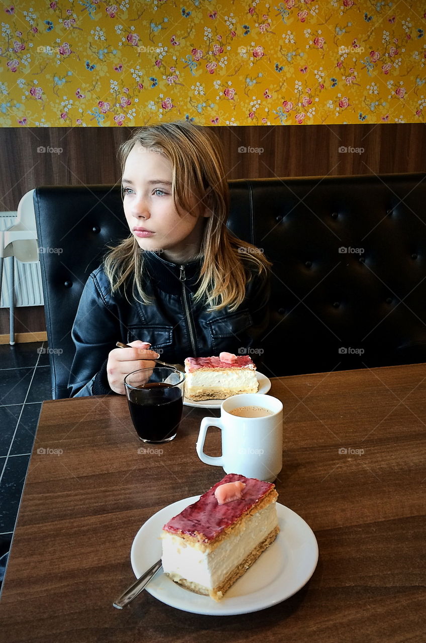 Girl at the cafe