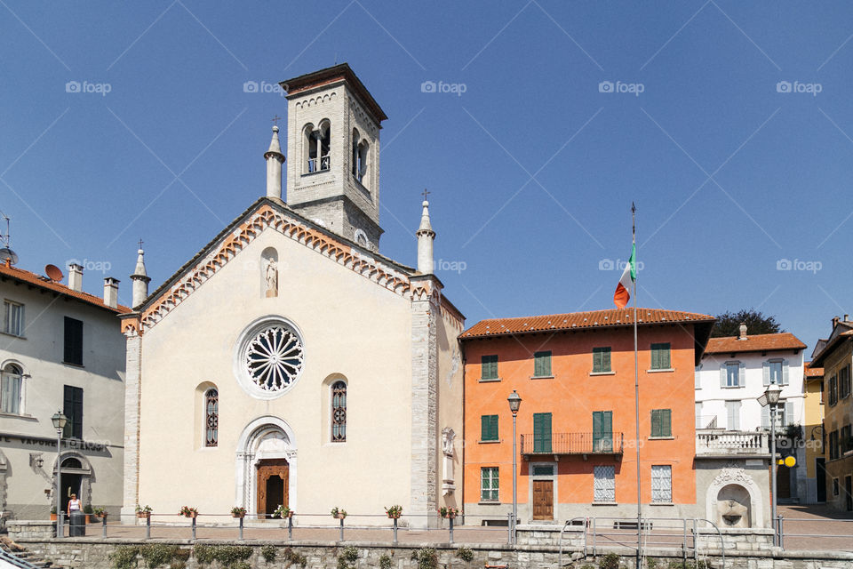 Lago Como no norte da Itália é um lugar lindo para se conhecer na Europa, com paisagens incríveis!