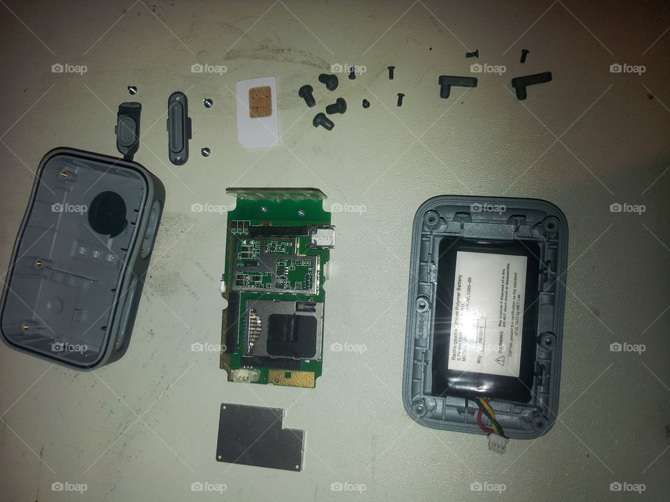 torn apart ezoom zoombak gps. ezoom got purchased by brickhouse security, I no longer have service and toold the device apart.