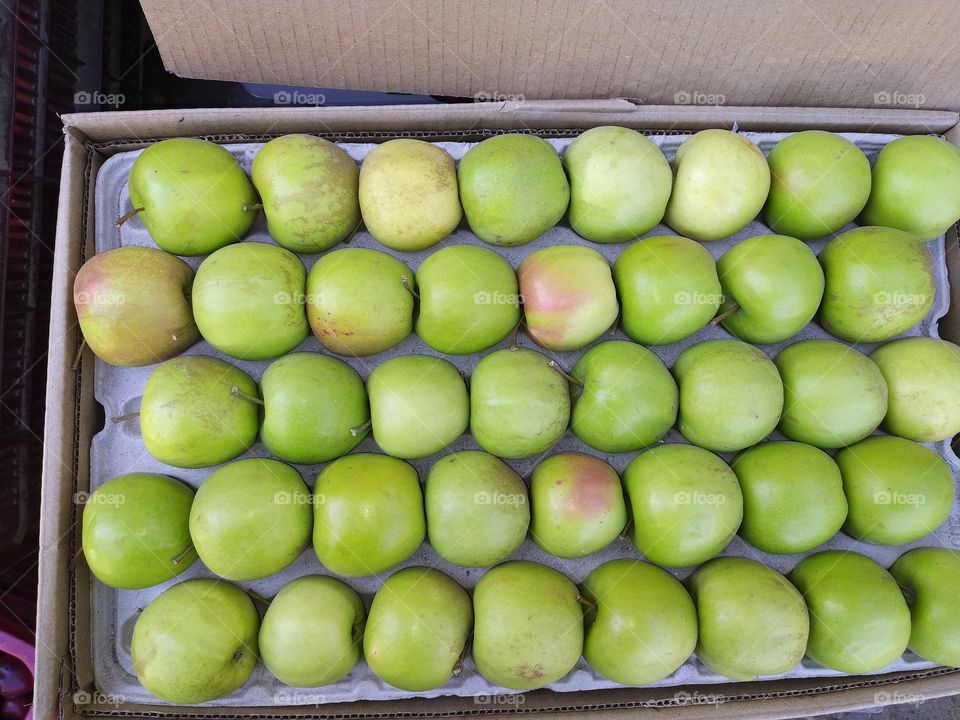 Apples from Harshil, the famous tourist spot in Uttarakhand